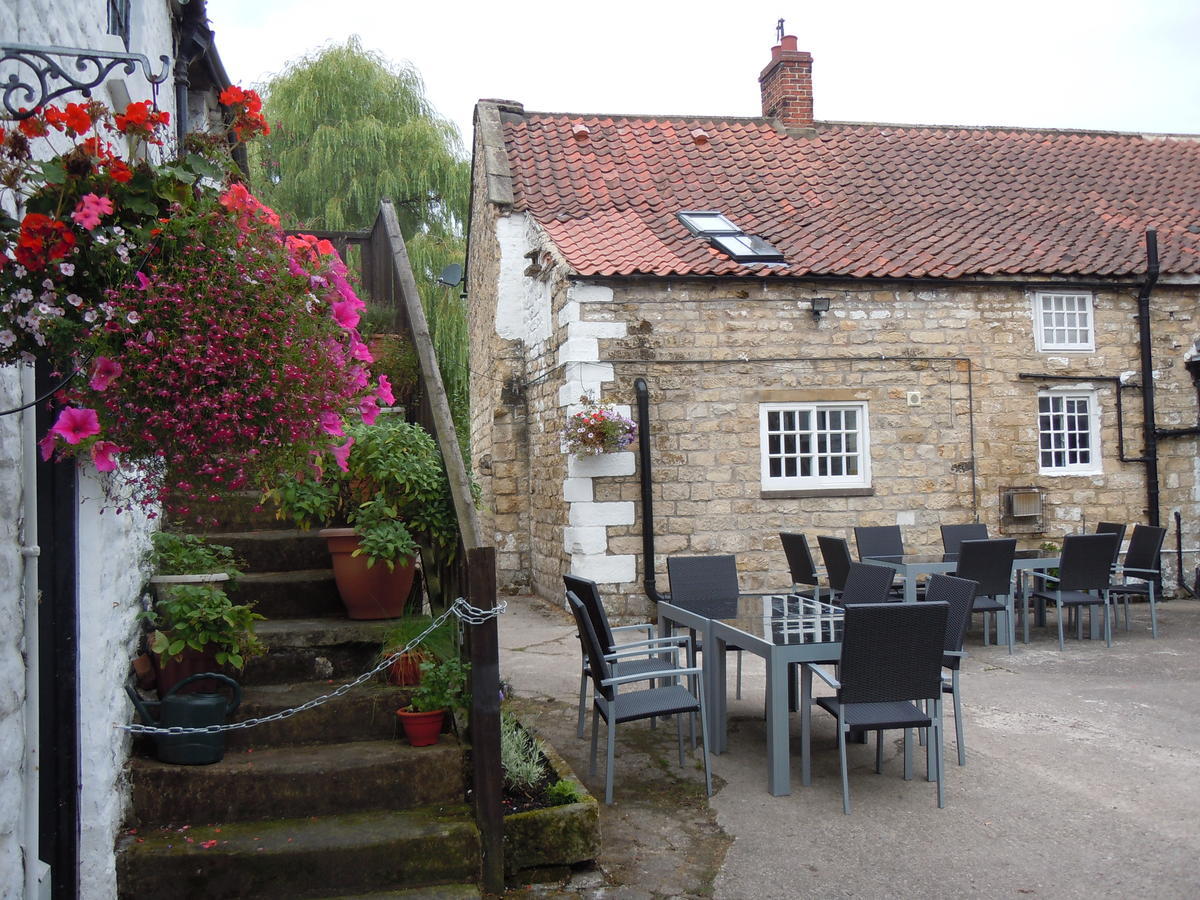 The New Inn Thornton Dale Exterior photo